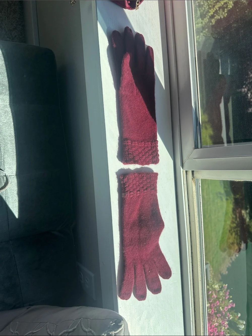 Cole Haan Women's Burgundy Knit Gloves